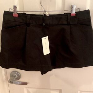 Leon Max Studio beautiful black shorts